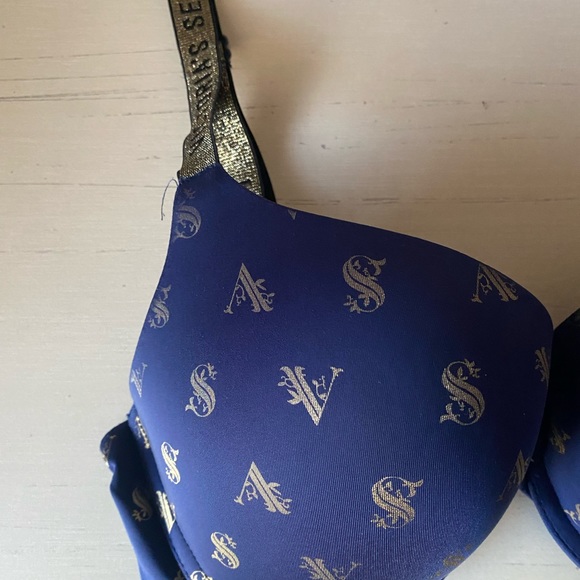 Victoria’s Secret t-shirt full coverage push up navy blue bra gold monogram 32D - Picture 2 of 7